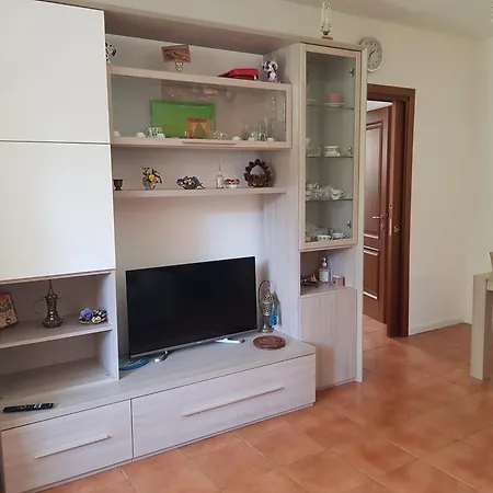 Eur Charme Apt&garden דירה
