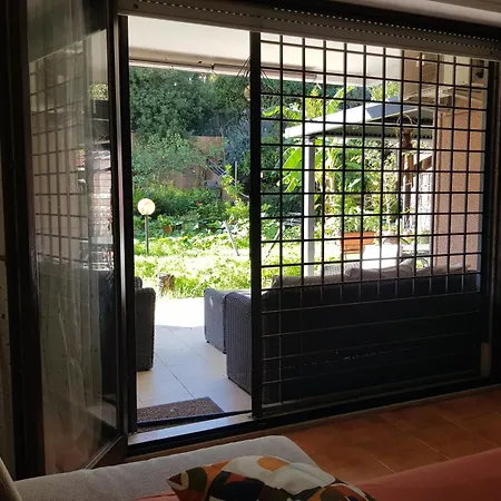 דירה Eur Charme Apt&garden *