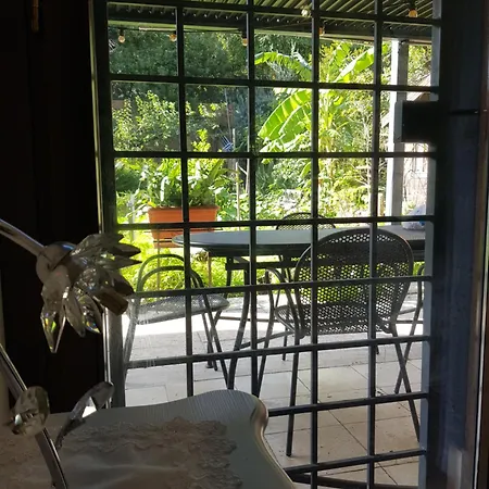 Eur Charme Apt&garden דירה *